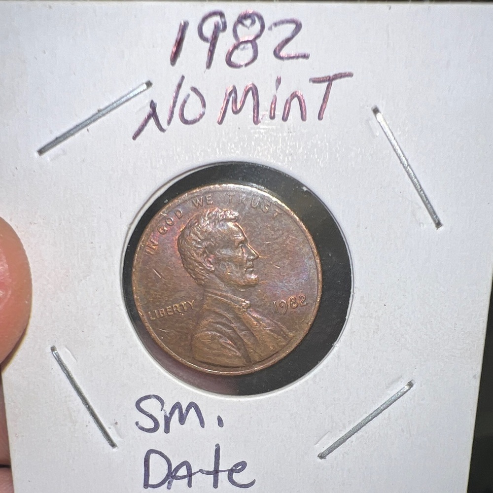RARE 1982 Lincoln penny 1982 Small date copper 3.1oz.